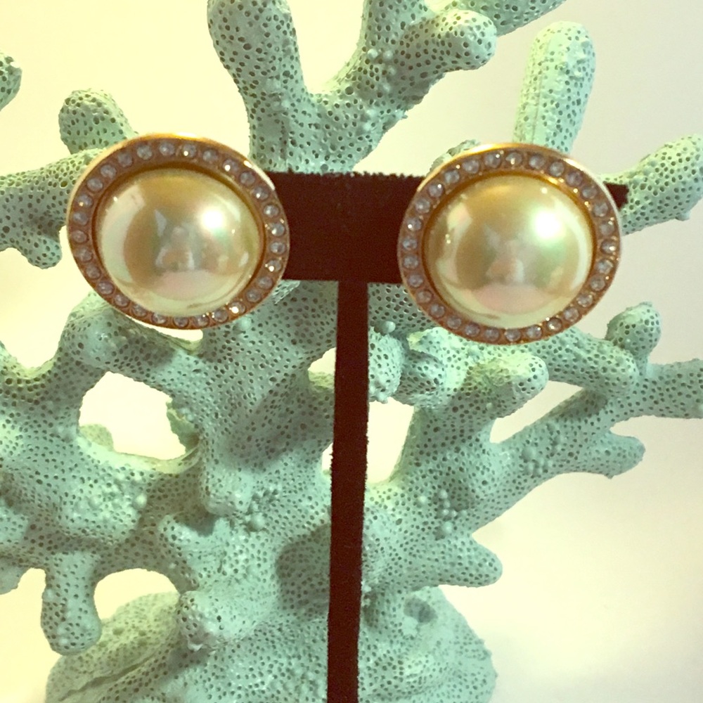 Vintage Mid Century Button Clip on Earrings Gs